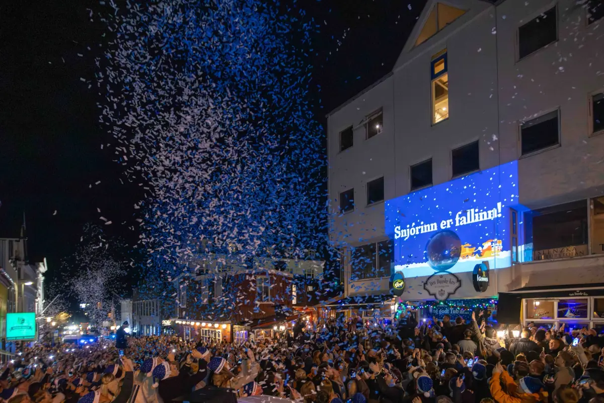 J-Day celebration with confetti at Den Danske Kro